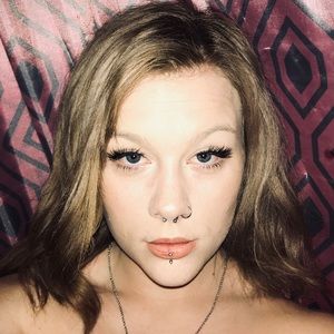 Meet your Posher, Emilea